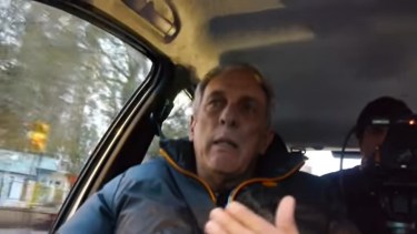 Murió el Flaco Traverso: el recuerdo de su paso por las calles de Neuquén en el auto de RÍO NEGRO