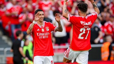 Ángel Di María marcó uno de los tantos en la goleada del Benfica.