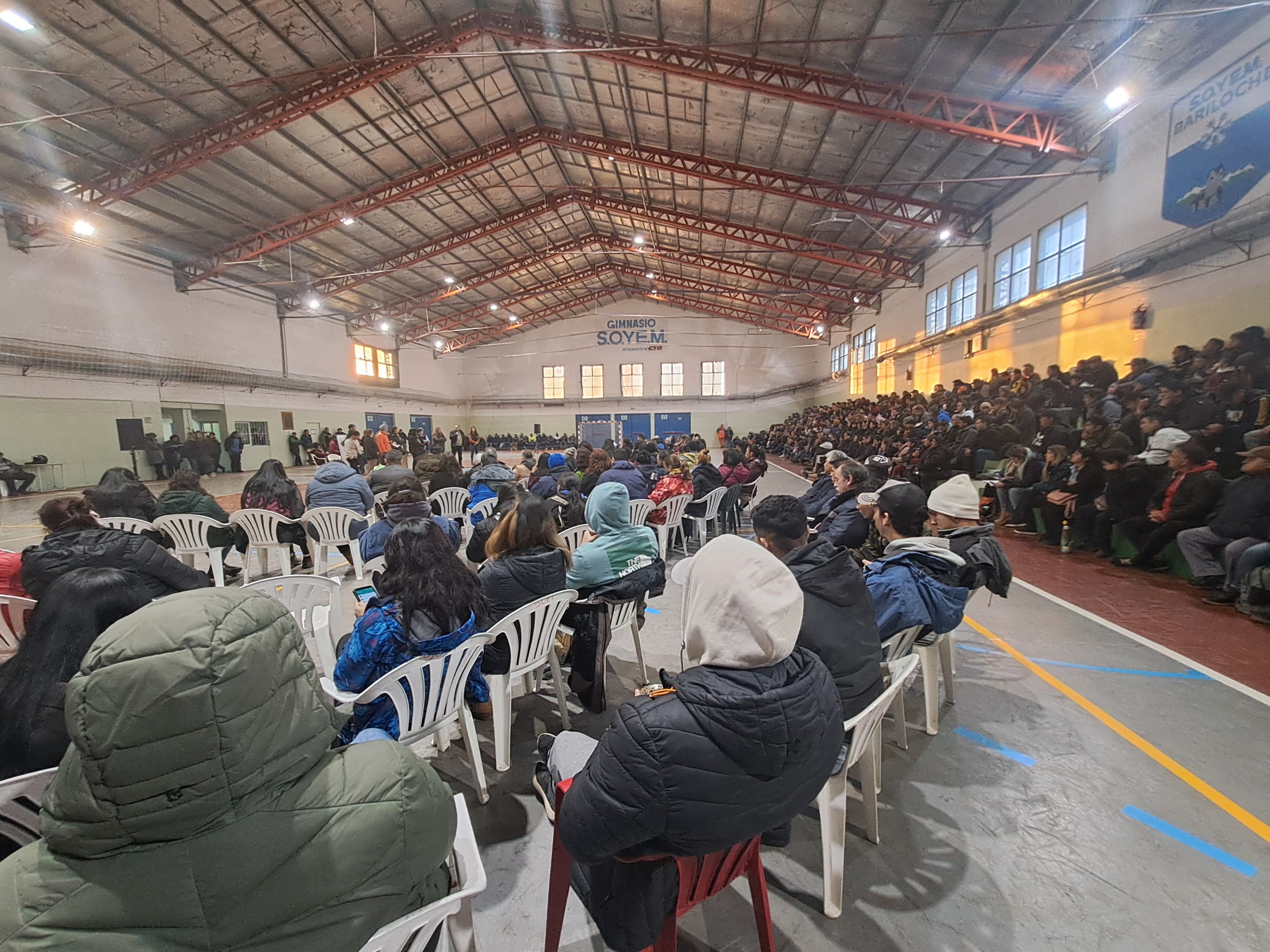 El gremio Soyem mantuvo asamblea y resolvió movilizarse al Centro Cívico el lunes 20 de mayo. Foto: Gentileza Soyem