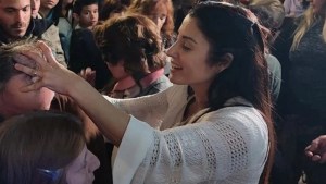 Quién es Leda, la sanadora que reunió a miles en Santos Lugares y hasta fue consultada por la familia Messi