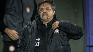 Caruso Lombardi dejó de ser entrenador en Uruguay luego del escándalo