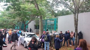 Misiones al borde del estallido social: docentes rodearon la casa de Carlos Rovira, líder del oficialismo provincial