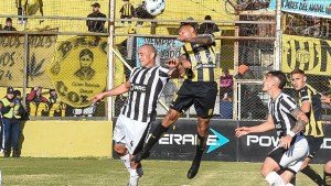 Cipolletti no pudo aguantar la diferencia y empató con Olimpo en Bahía Blanca por el Federal A