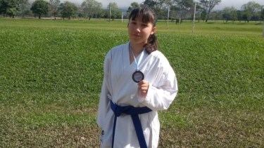 Melissa Valentina Rodríguez es una deportista viedmense de la disciplina karate. Foto: gentileza.