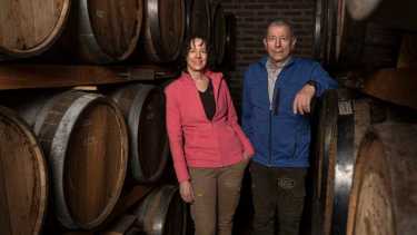 Una familia de Dina Huapi montó su propia destilería de whisky hace ocho y ganó un premio. Foto: Sami Otheguy. 