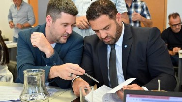 Berros y Delgado Sempé, dos de los legisladores que presentaron el pedido de informes. Foto: Marcelo Ochoa.