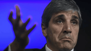 En la cuerda floja: fuertes rumores sobre la continuidad del ministro de economía Luis Caputo