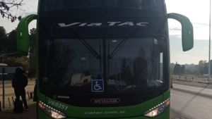 Momento de miedo para pasajeros que viajaban a Bariloche: los amenazó un hombre con pedido de captura