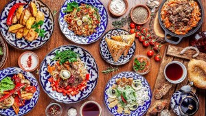 Zapala: El chef Claudio Abraham y la cocinera Jorgelina Esper juntos en un seminario de cocina árabe