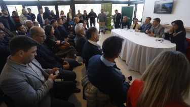 El encuentro se desarrolló en la oficina de Informes Turísticos de Viedma. Foto: Pablo Leguizamon.