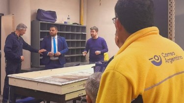 Áspero cruce virtual entre parlamentarios de Río Negro por la «motosierra» en Correo Argentino