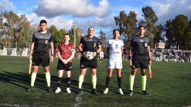 Confluencia y Rincón se repartieron los puntos en el debut. (Foto: Foto Sport)