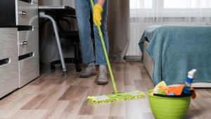 Empleadas domésticas: ¿qué pasa con mi sueldo si me enfermo o tengo un accidente?