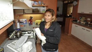 Aumentos para empleadas domésticas: cómo impacta la definición del salario mínimo, vital y móvil