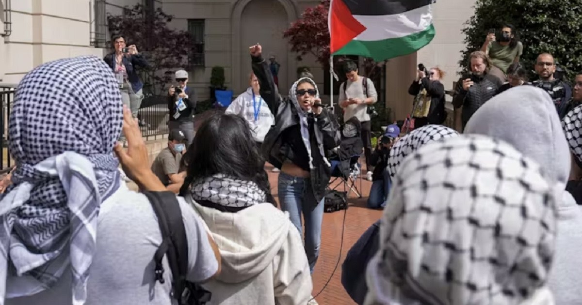 Qué quieren los universitarios que protestan contra el asedio israelí a Gaza thumbnail