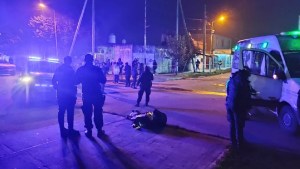 Un gendarme mató a dos ladrones que intentaron robarle mientras esperaba el colectivo en José C. Paz