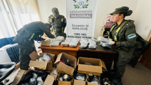Descubrieron 44 kilos de marihuana oculta en una encomienda que arribó a Bariloche