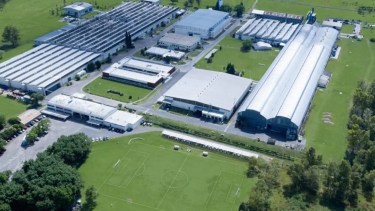 La mayoría de los trabajadores que fueron suspendidos se desempeñan en líneas para el mercado local.