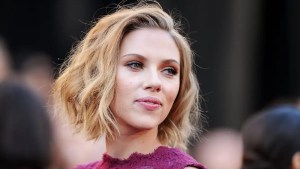 Enojada: Scarlett Johansson acusa a OpenAI de imitar su voz
