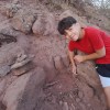 Imagen de Tiene 12 años y encontró un dinosaurio en el patio de la casa de su abuelo en Añelo: «Vi una costilla»