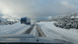 Habilitan la Ruta 40 entre Bariloche y El Bolsón tras despejar la nieve, este martes