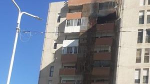 Incendio en un edificio de Cinco Saltos: desalojaron la torre