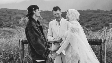 Justin Bieber confirmó el embarazo de su esposa Hailey. 