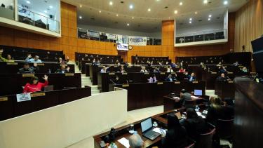 El bloque del MPN votó dividido un proyecto clave para el gobierno de Rolo Figueroa