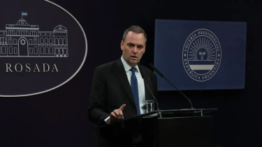 «Este gobierno tiene más paros que leyes», dijo Adorni sobre las protestas de la CGT