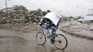 Alerta por lluvias fuertes en Neuquén este sábado: zonas afectadas y peores horarios