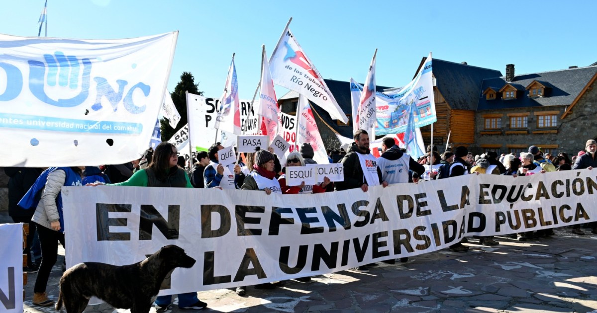 The universities returned to the streets and raised their dispute with the federal government
