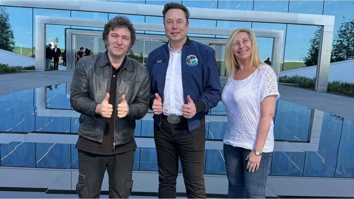 Milei llegó a Los Ángeles este domingo. Habrá nueva reunión con Elon Musk.