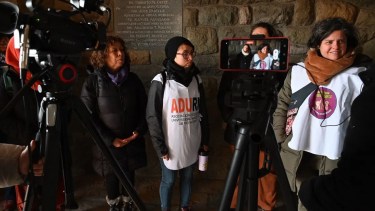 La Multisectorial de Mujeres y Disidencias entregó la nota en la mañana de este martes. Foto: Chino Leiva