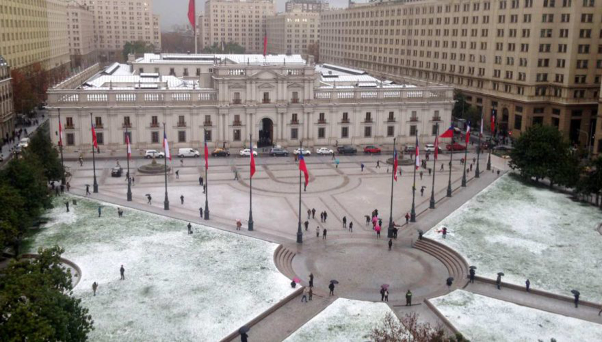 La nieve llegó a Santiago de Chile. 