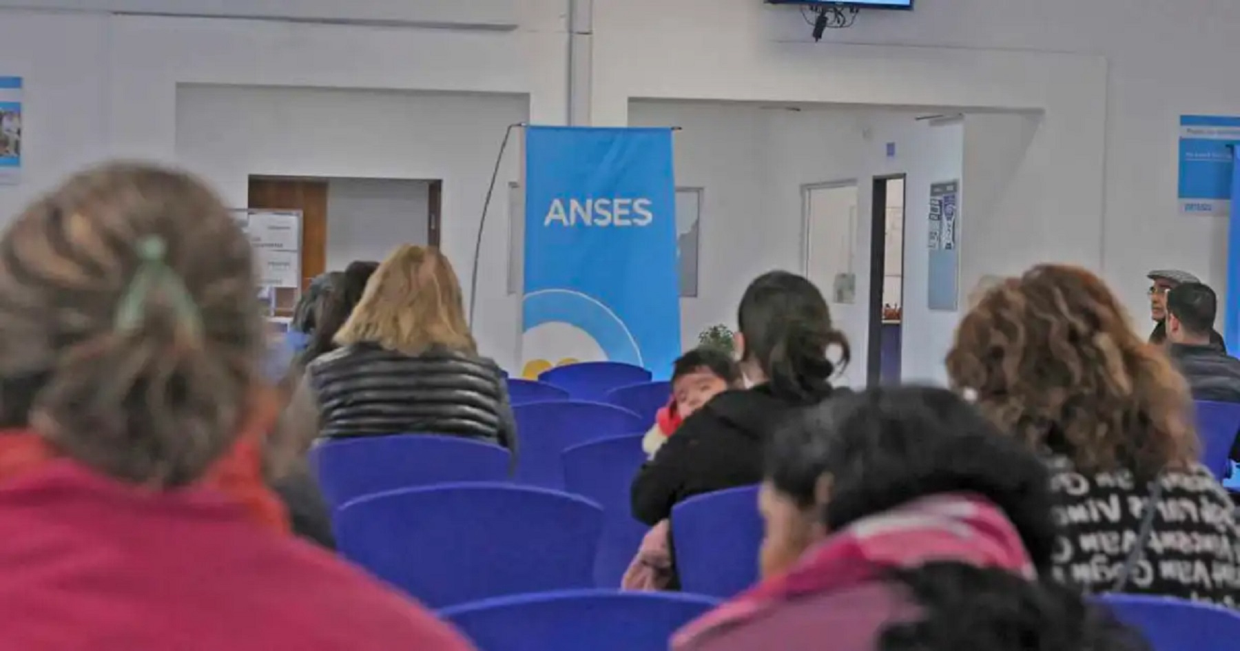 Las Pensiones No Contributivas (PNC) de ANSES alcanzan a un sector de la población que no tiene haberes. Foto: Juan Thomes.-