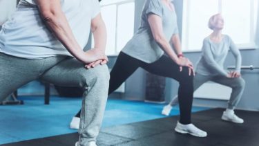 Ocho minutos por día: Los ejercicios que podés hacer en casa y ayudan a reducir la presión arterial