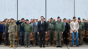 Petri volvió a defender la compra de los aviones F-16: “Es la más importante desde el retorno de la democracia”