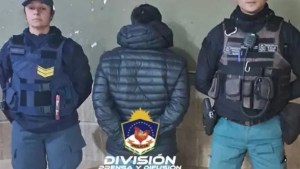 Hacía maniobras peligrosas con el auto y su acompañante era buscado por la Policía de Neuquén