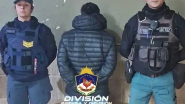 Hacía maniobras peligrosas con el auto y su acompañante era buscado por la Policía de Neuquén 