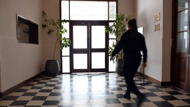 LaPolicía tuvo una mejora adicional por la nueva liquidación de zona desfavorable y permitió una mejor resistencia al deterioro. Foto: Marcelo Ochoa.