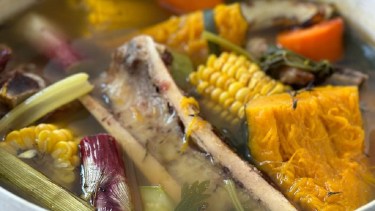 Si hace frío, nada más sabroso que puchero hecho en casa