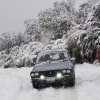 Imagen de En medio de la histórica nevada, en El Bolsón un Renault 12 se volvió viral por desafiar el temporal