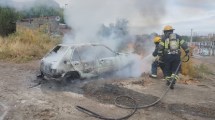 Imagen de Denunció que le robaron el auto y a las horas lo encontraron totalmente incendiado en Regina