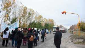 Corte en Ruta 22 en Roca y protestas en puentes Neuquén-Cipolletti, centro neuquino y Viedma, este martes