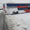 Imagen de La nieve obligó a cerrar una ruta en el norte de Neuquén y debieron asistir a un colectivo con pasajeros