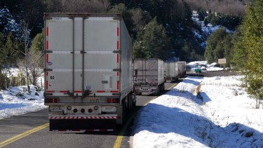 La ruta 242 hacia el Paso Pino Hachado es una de las cuatro incluidas para la "provincialización". Foto: Alejandro Carnevale.-