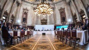 Ley Bases: el oficialismo analiza cambios, qué pide el radicalismo y cuáles son los plazos