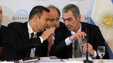 Los secretarios de Energía, Eduardo Rodriguez Chirillo y de Trabajo, Julio Cordero, expusieron sobre la Ley Bases. 