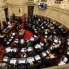 Imagen de En vivo Ley Bases en el Senado: Menem desestimó las críticas de UxP por los "errores de tipeo": "Quieren embarrar la cancha"