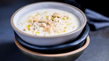 Para pasar «la fresca»: sopa de papa y coliflor